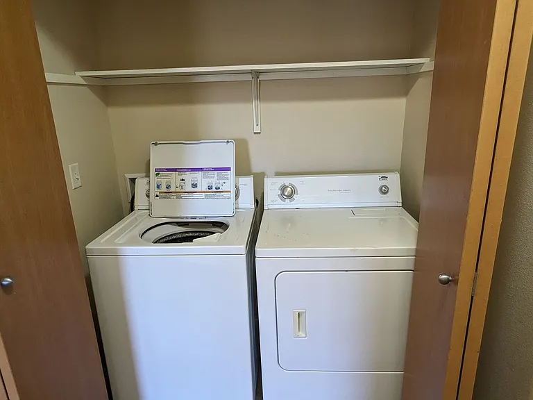 Wellesley Park Apartments — Photo 9