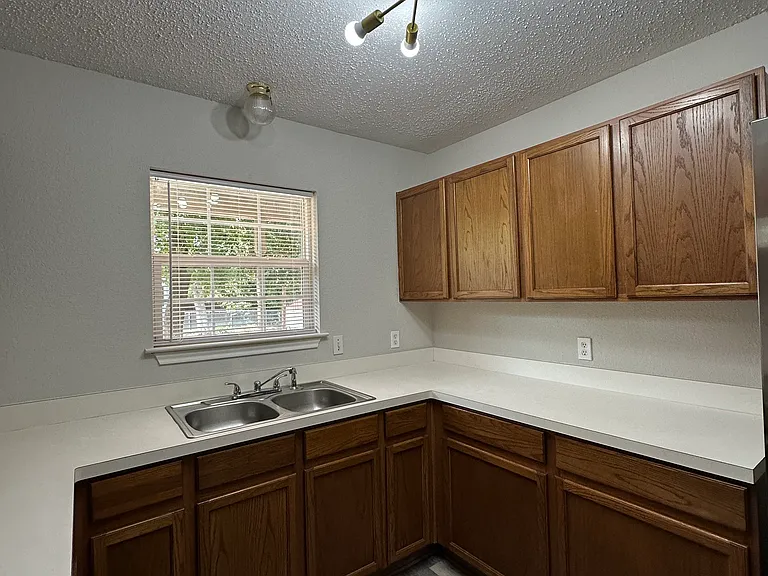 2542 Wilhurt Ave — Photo 19