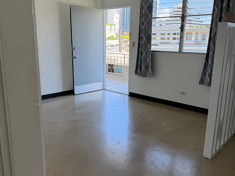 715 Piikoi St #A — Photo 2
