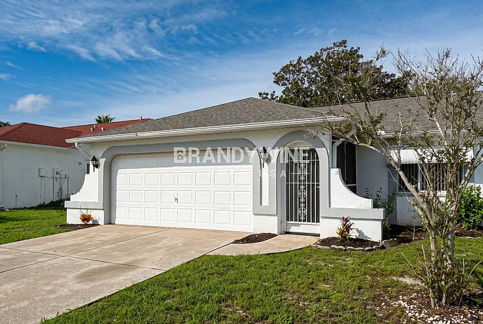 3 bed, 2.0 bath, 1256 sqft, $1,655 — Photo 2