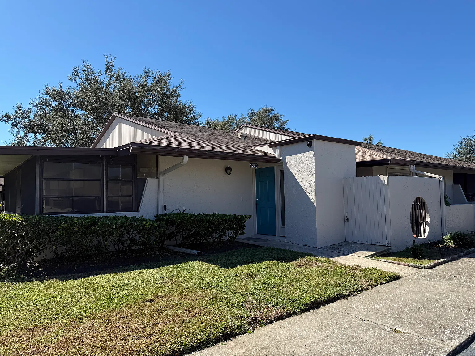 2 bed, 1.5 bath, 1000 sqft, $1,850 — Photo 2