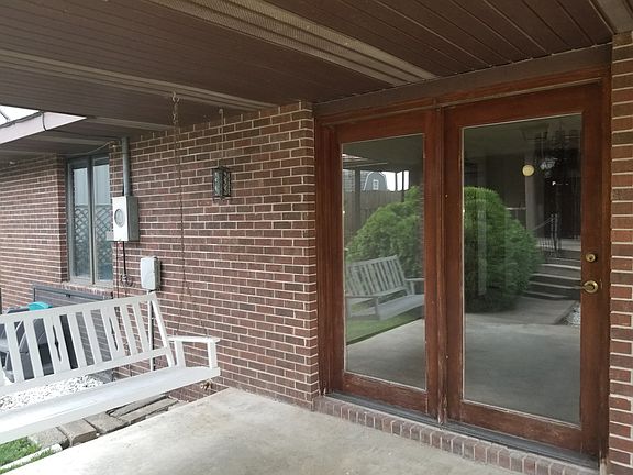 5th image of 1717 Washington St