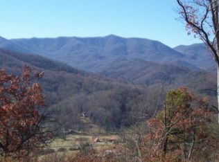 212 Dobson Mountain Rd, Franklin, NC 28734