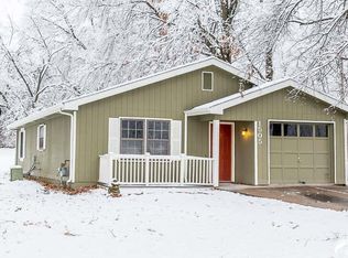 1505 Pinewood Dr, Lawrence, KS 66044