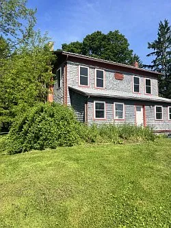 3 bed, 2.0 bath, 1800 sqft, $2,000 — Photo 2