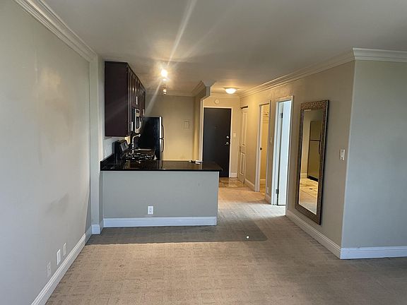2nd image of 700 E 8th St Unit 10L