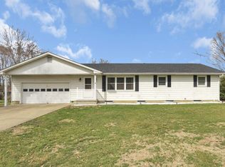 566 Randy Dr NE, Newark, OH 43055