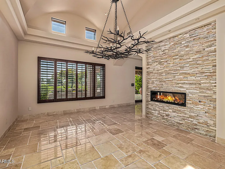 8406 E Calle Buena Vis — Photo 19
