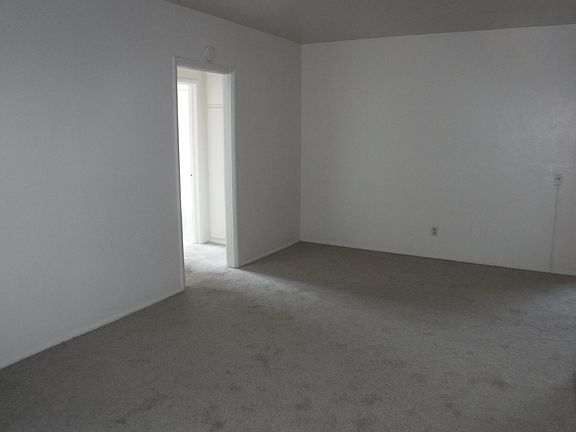 4th image of 107 Nutmeg St