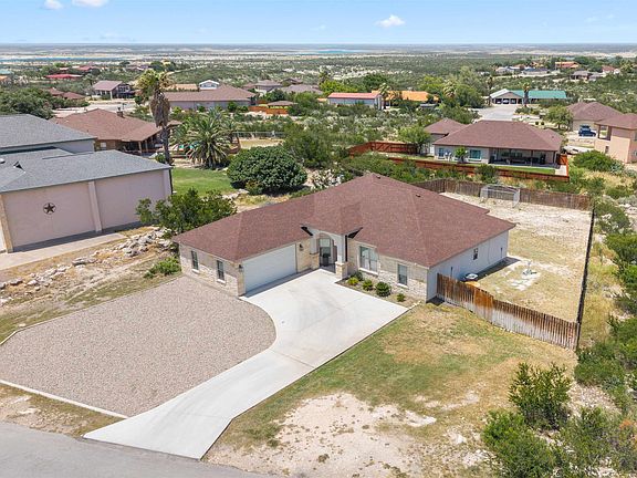 3rd image of 110 La Paloma Dr