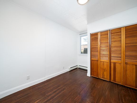 4th image of 902 20th St Floor 1