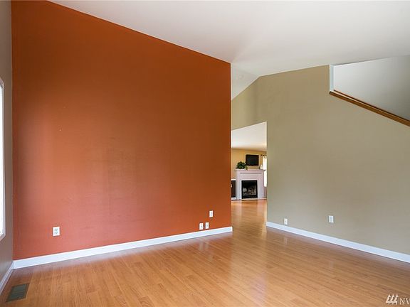 3rd image of 11627 208th Avenue Ct E