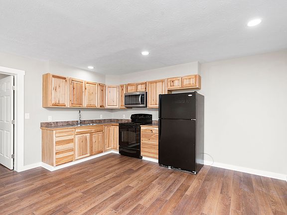 5th image of 27 Orchardside Ct #B
