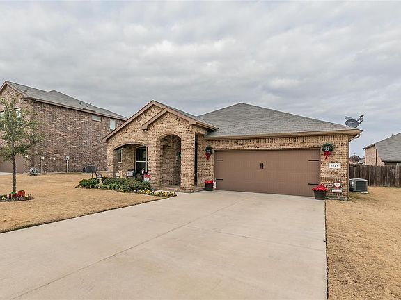 4th image of 1824 Creekwood Dr