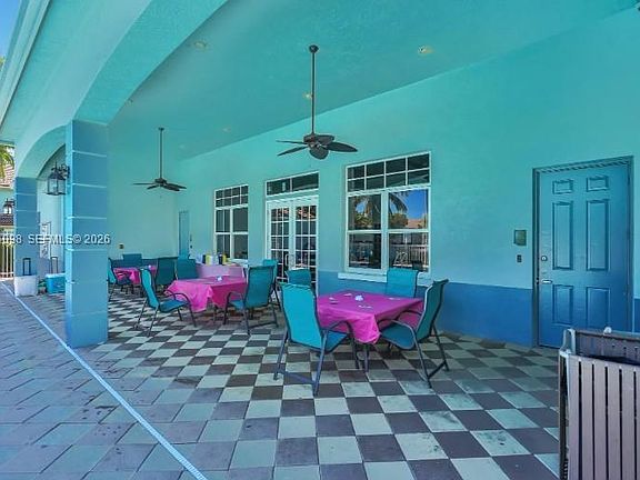4th image of 1942 Alamanda Way