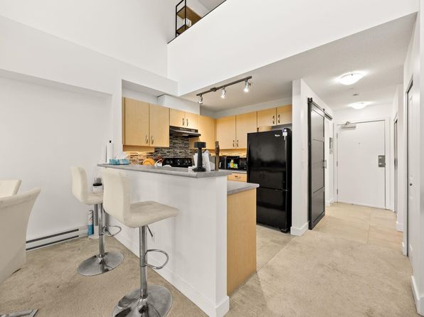 2 bedroom rental in Surrey — photo 5