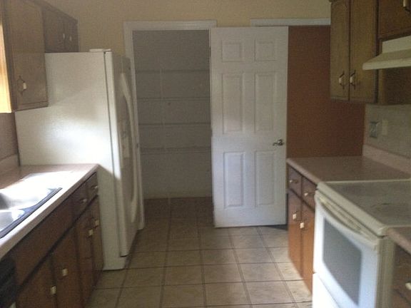 4th image of 237 Sandalwood Cir
