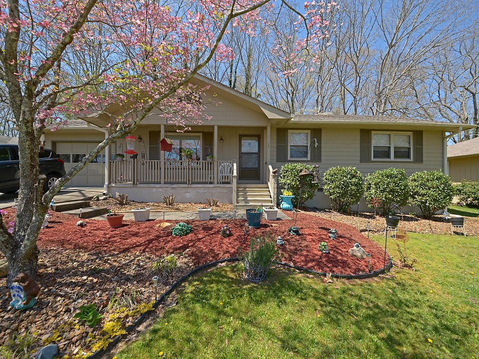 1st image of 115 Delbridge Ln
