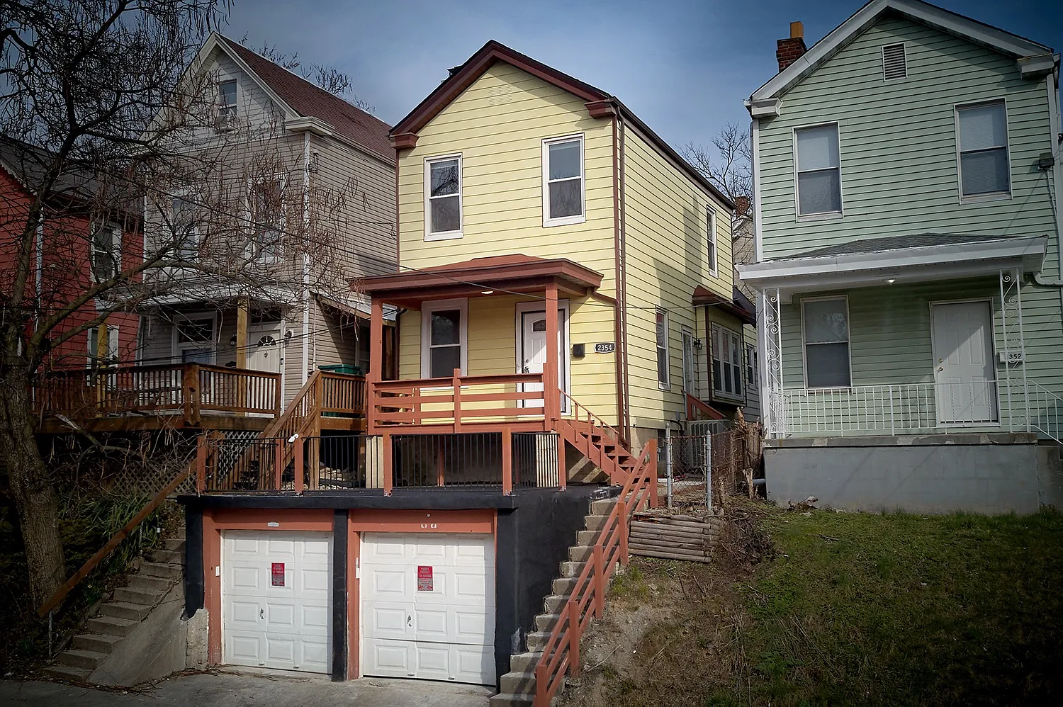 2354 Victor St — Photo 1