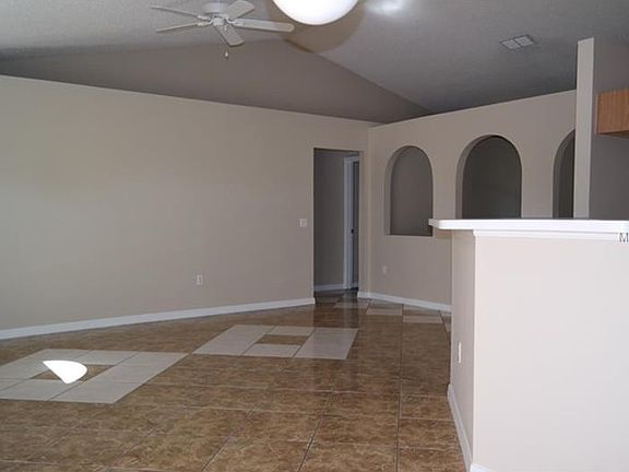 4th image of 437 Martigues Dr