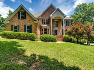 55 Middle Creek Rd, Signal Mountain, TN 37377