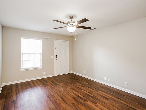 5th image of 1728 Londonview Pl