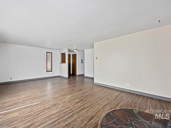5th image of 324/328 Ridgeway Dr