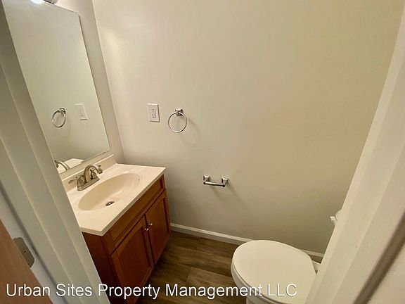 4th image of 2712 Woodburn Ave APT 6