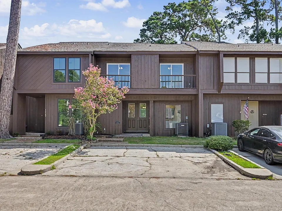 3240 Poe Dr
