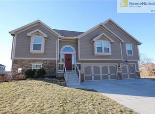 9102 N Garfield Ave, Kansas City, MO 64155