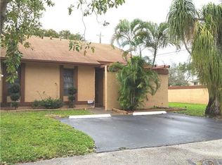 1690 NW 98th Ave, Pembroke Pines, FL 33024