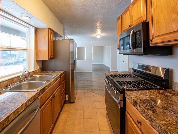 4th image of 425 N 7th Ave APT 2