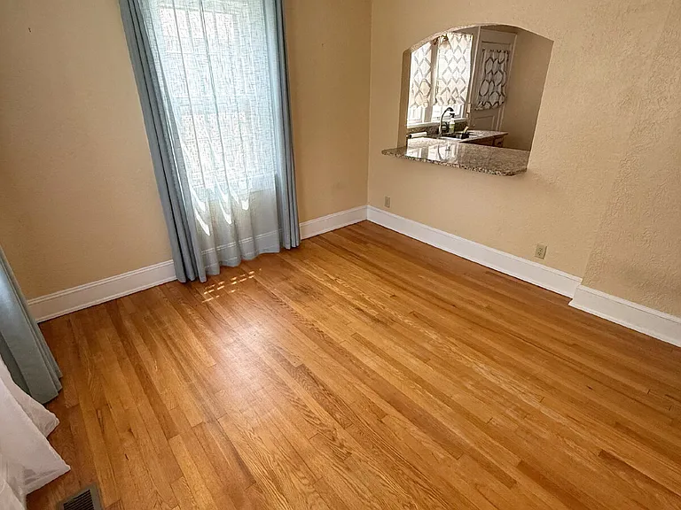 129 Hazelwood Ave — Photo 7