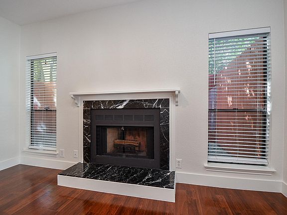 5th image of 2486 Bering Dr