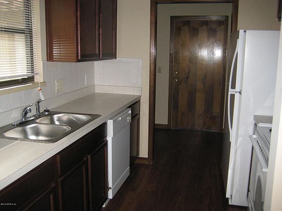5th image of 2879 Seminole Village Dr
