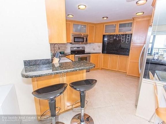 3rd image of 3800 Galt Ocean Dr APT 1102