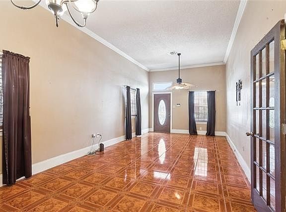 5th image of 2912 Philip St