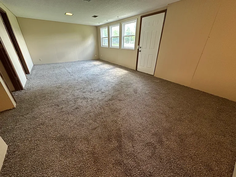 3915 Terrace Hill Dr NE — Photo 3