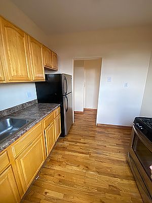 5th image of 3213 Snyder Ave APT D8