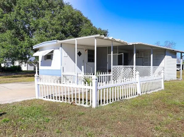 886 Hawthorn Cir, Barefoot Bay, FL 32976