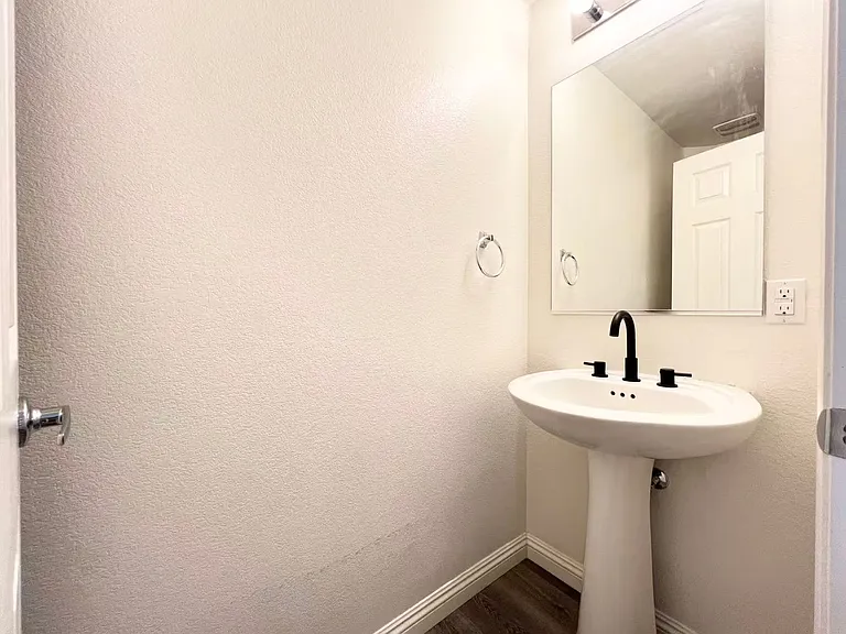 1146 Bobby Basin Ave — Photo 10