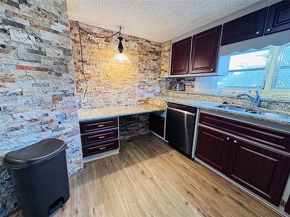 4th image of 2331 BELLEAIR ROAD #715