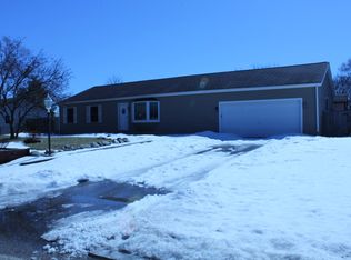 807 Nancy Ln, McHenry, IL 60051