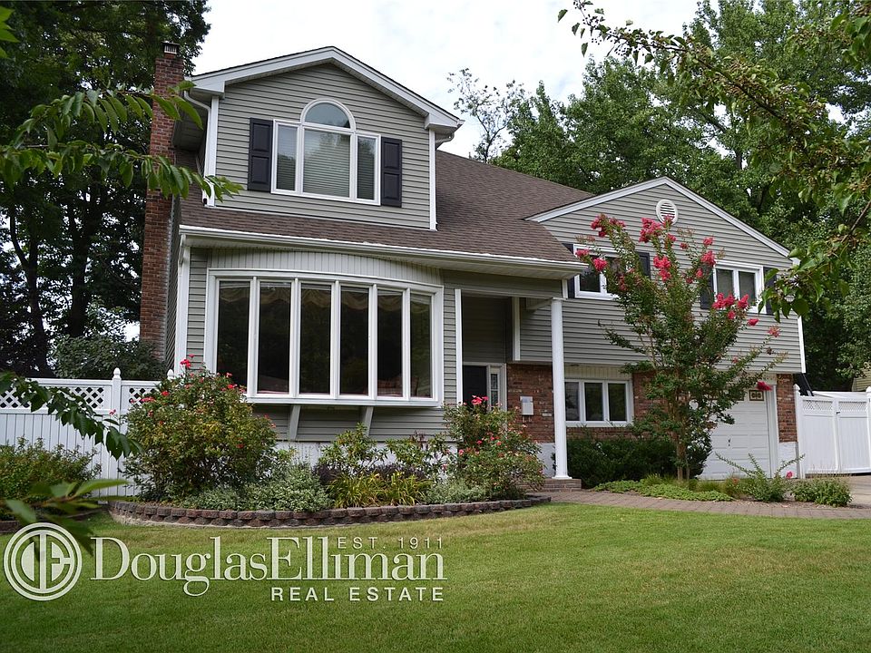 1st image of 19 Daniel Dr