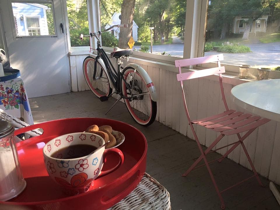 Screen porch.