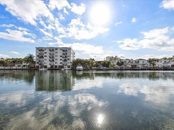 2nd image of 8001 Crespi Blvd APT 3A