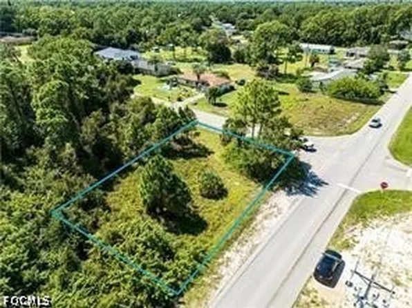 2800 E 2nd St, Lehigh Acres, FL 33936
