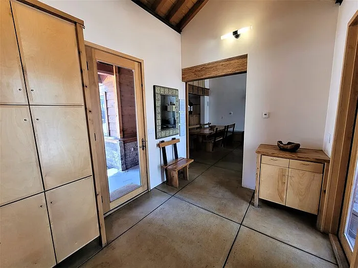 3 bed, 3.0 bath, 2273 sqft, $2,750 — Photo 2
