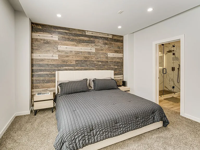 414 Avenue E — Photo 18