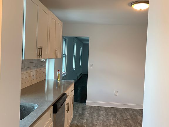 2nd image of 181 Grove St #2